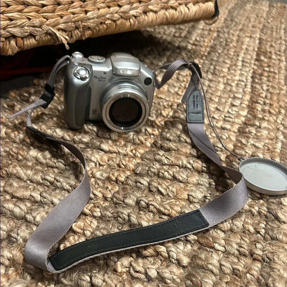 Canon PowerShot S2 IS 5.0MP 12x Digital Camera Silver w/ Vlog Flip-Viewer